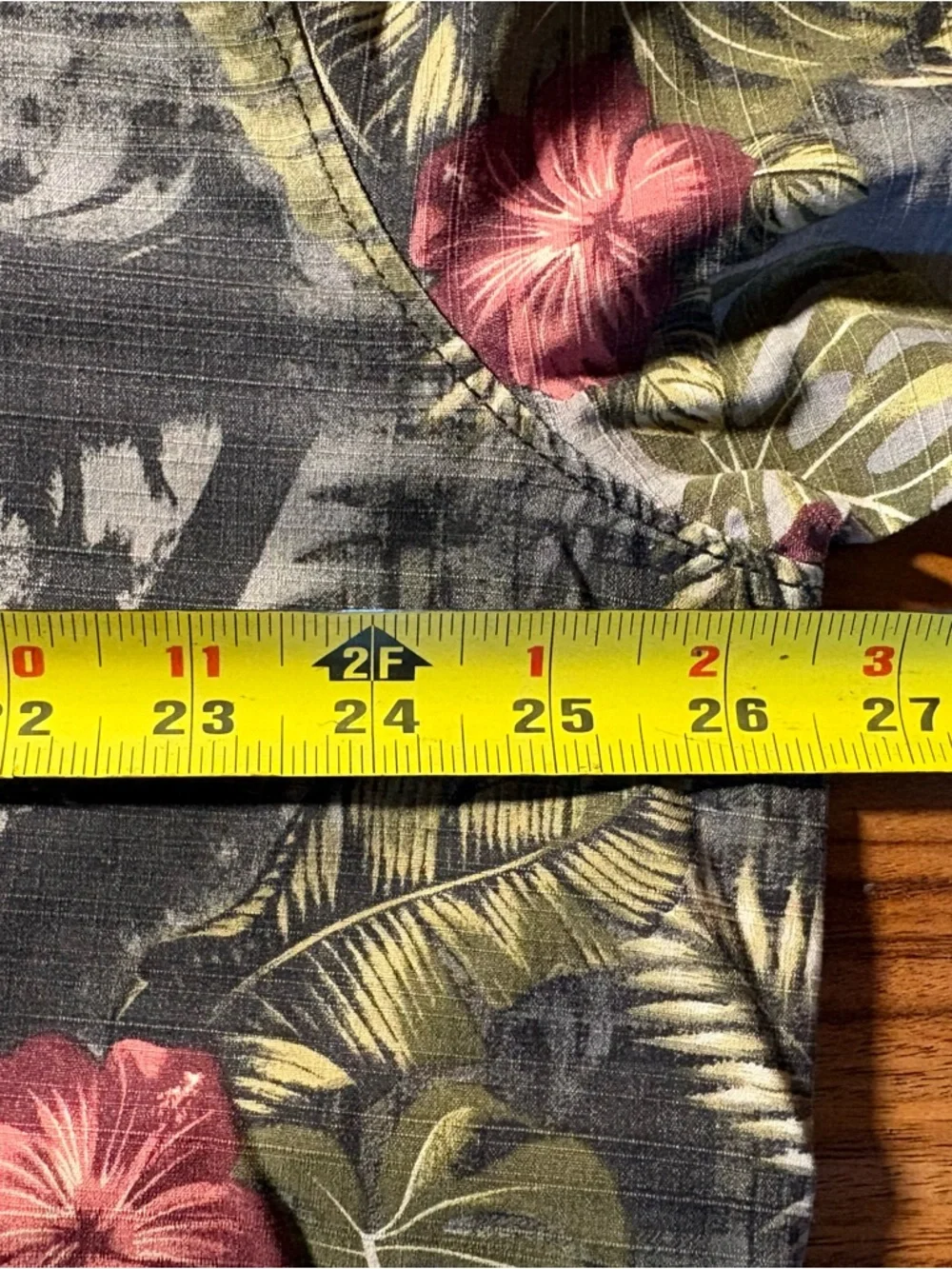 Tommy Bahama Silk Hawaiian Shirt XL Gray Floral Camp - Picture 6 of 8